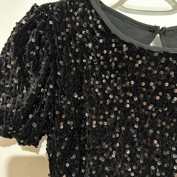 Black dresses - Picture 7 of 7